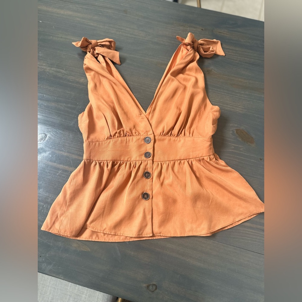 Rust peplum waist button front top size M EUC
